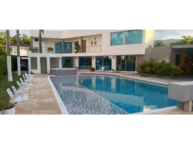 Casa de 6 alcobas en venta en Girardot, Girardot, 450 m² · foto 6 de 21