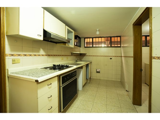 Apartamento de 4 alcobas en venta en Chico Norte, Bogotá, 168 m² · foto 2 de 24