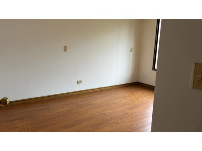 Apartamento de 4 alcobas en venta en Chico Norte, Bogotá, 168 m² · foto 8 de 24
