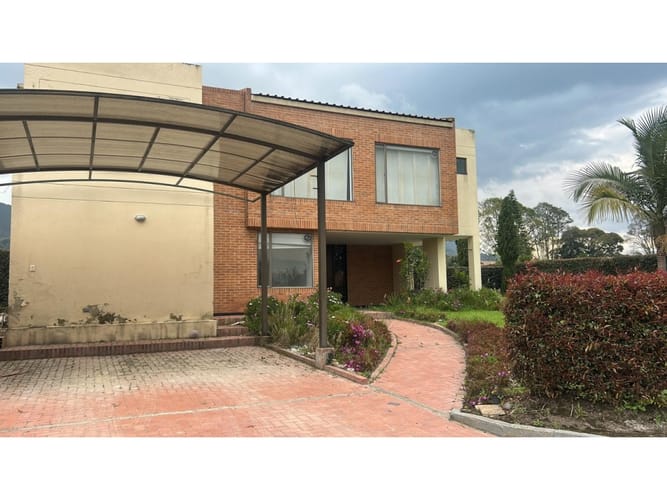 Casa de 4 alcobas en venta en Pueblo Viejo, Cota, 257 m² · foto 4 de 24