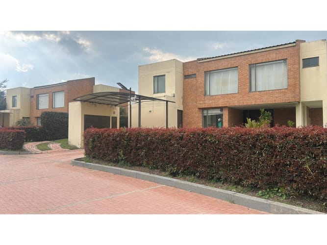 Casa de 4 alcobas en venta en Pueblo Viejo, Cota, 257 m² · foto 5 de 24