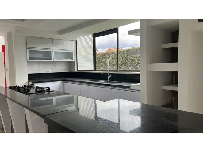 Casa de 4 alcobas en venta en Pueblo Viejo, Cota, 257 m² · foto 9 de 24