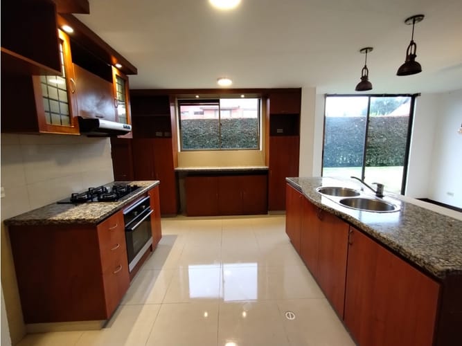 Casa de 5 alcobas en venta en Canelon, Cajicá, 220 m² · foto 12 de 24
