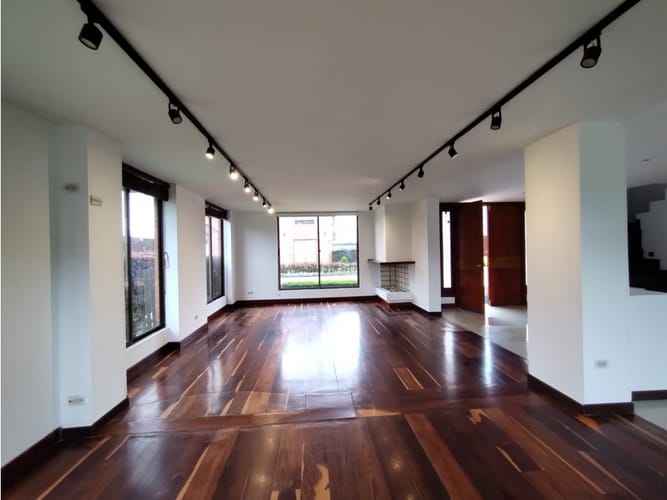 Casa de 5 alcobas en venta en Canelon, Cajicá, 220 m² · foto 9 de 24