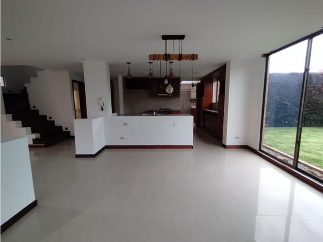 Casa de 5 alcobas en venta en Canelon, Cajicá, 220 m² · foto 11 de 24