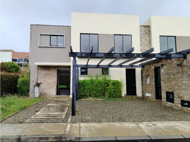 Casa de 3 alcobas en venta en Chuntame, Cajicá, 208 m² · foto 2 de 24
