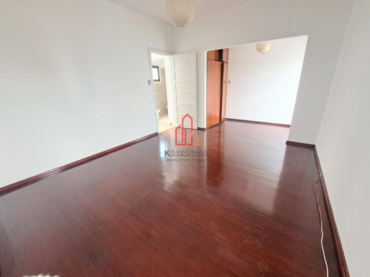 Alquiler apto tipo casa duplex, solo por ANDA, Estrazulas a 3 del mar, 2 plantas, patio y 2 terrazas, 3 dormitorios, 2 baños, interior de manzana · Foto 11