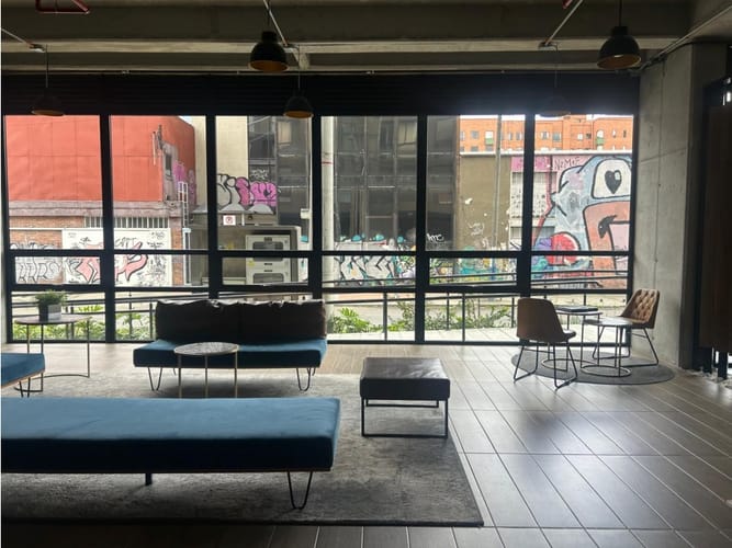 Apartaestudio en venta en Quinta Paredes, Bogotá, 43 m² · foto 2 de 18