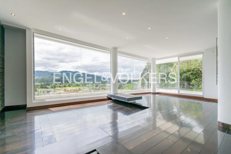Casa de 4 alcobas en venta en Aposentos, Sopó, 980 m² · foto 3 de 20
