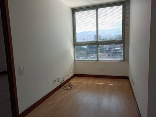 Apartamento en arriendo en Loma De Los Gonzalez, Medellín · foto 8 de 24