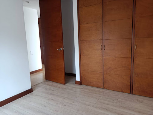 Apartamento en arriendo en Loma De Los Gonzalez, Medellín · foto 14 de 24