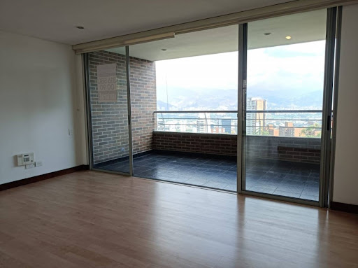 Apartamento en arriendo en Loma De Los Gonzalez, Medellín · foto 19 de 24
