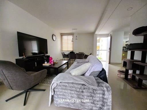 Casa de 4 alcobas en venta en El Castillo, Cali, 140 m² · foto 2 de 24
