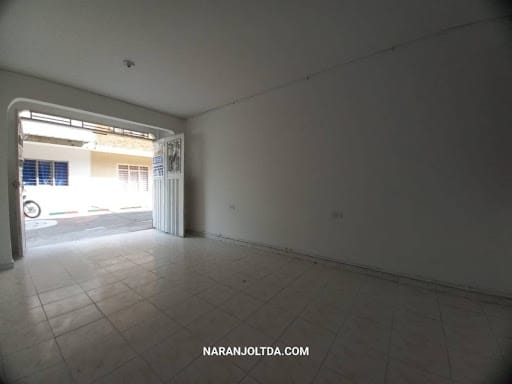 Casa de 8 alcobas en venta en Julio Rincon, Cali, 225 m² · foto 3 de 13