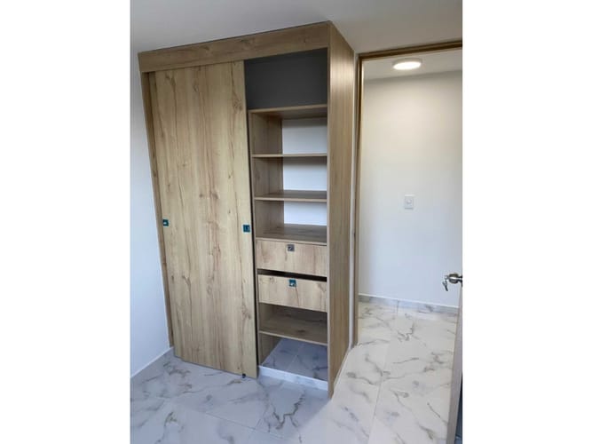 Apartamento de 3 alcobas en venta en Bellavista, Bello, 55 m² · foto 2 de 24