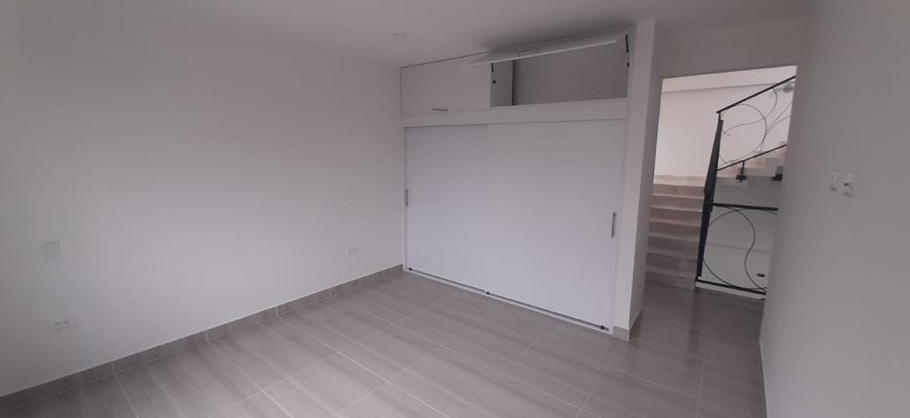 Casa de 4 alcobas en venta en Loma Linda, Itagüí, 300 m² · foto 9 de 10