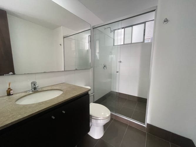 Apartamento de 2 alcobas en arriendo en Patio Bonito, Envigado, 92 m² · foto 7 de 15
