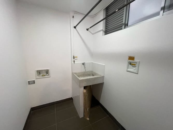 Apartamento de 2 alcobas en arriendo en Patio Bonito, Envigado, 92 m² · foto 14 de 15