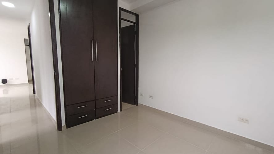 Apartamento de 3 alcobas en venta en Las Ferias, Ibagué, 54 m² · foto 2 de 15