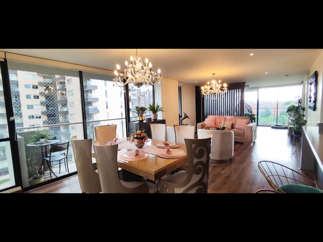 Apartamento de 5 alcobas en venta en La Felicidad, Bogotá, 279 m² · foto 2 de 24