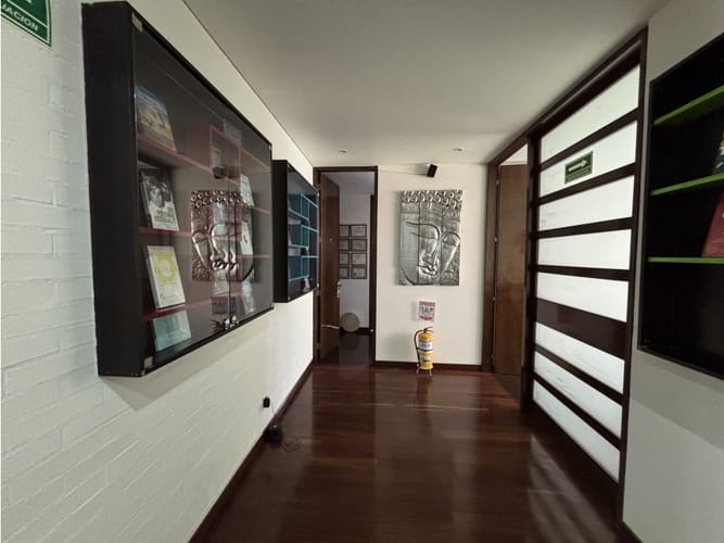 Apartamento de 3 alcobas en venta en San Patricio, Bogotá, 204 m² · foto 4 de 24