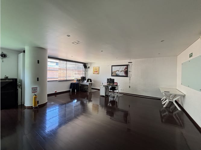 Apartamento de 3 alcobas en venta en San Patricio, Bogotá, 204 m² · foto 6 de 24