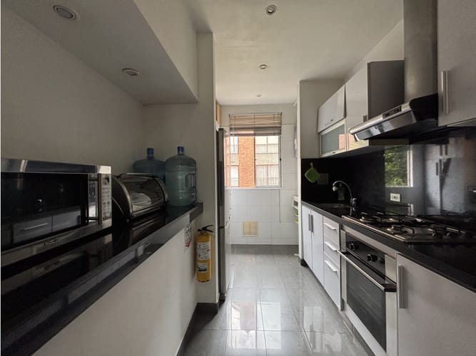 Apartamento de 3 alcobas en venta en San Patricio, Bogotá, 204 m² · foto 7 de 24
