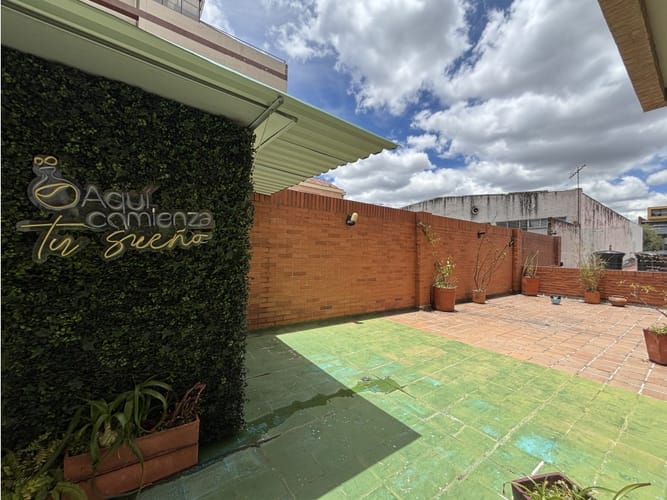 Apartamento de 3 alcobas en venta en San Patricio, Bogotá, 204 m² · foto 17 de 24