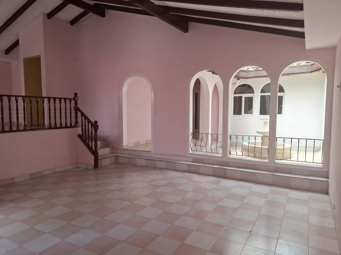 Casa de 3 alcobas en venta en El Bosque, Cali, 250 m² · foto 2 de 6