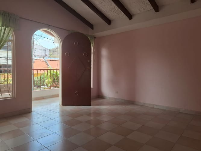 Casa de 3 alcobas en venta en El Bosque, Cali, 250 m² · foto 4 de 6