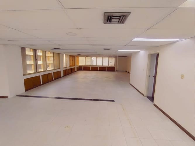 Oficina en arriendo en Centenario, Cali, 295 m² · foto 23 de 24