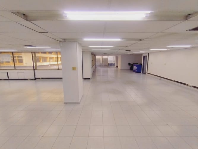 Oficina en arriendo en San Pedro, Cali, 330 m² · foto 2 de 24