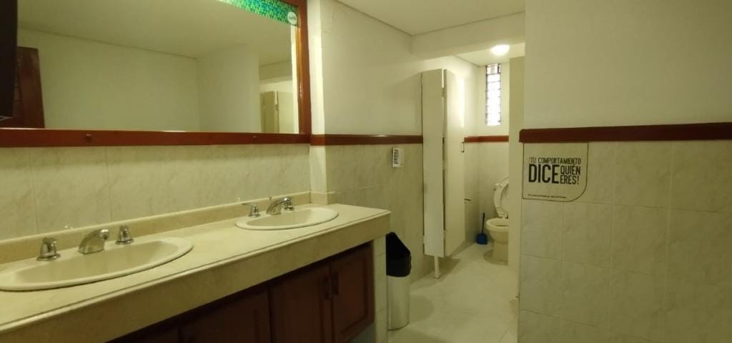 Oficina en venta en San Pedro, Cali, 460 m² · foto 8 de 12