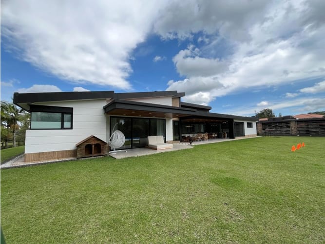 Casa de 3 alcobas en venta en Cabeceras De Llanogrande, Rionegro, 476 m² · foto 10 de 22