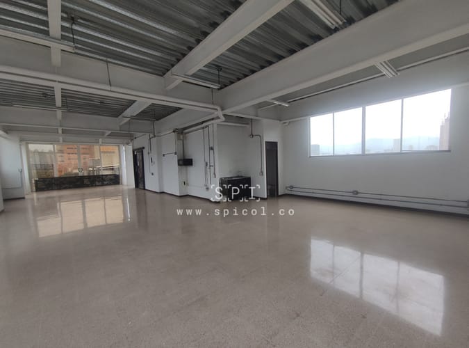 Bodega en arriendo en Perpetuo Socorro, Medellín, 170 m² · foto 5 de 12