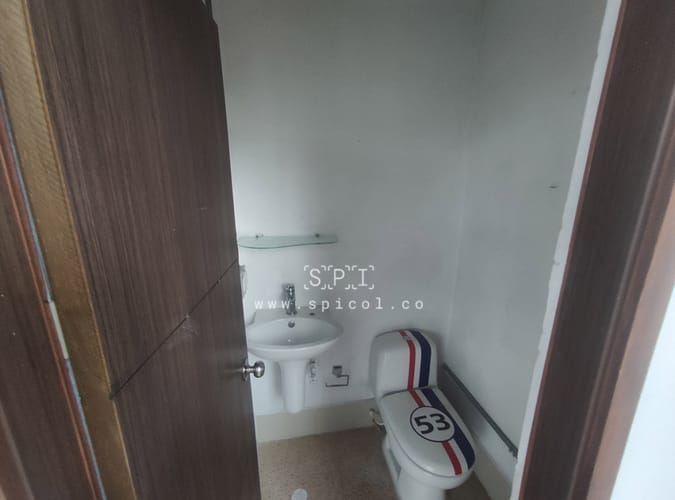 Bodega en arriendo en Perpetuo Socorro, Medellín, 170 m² · foto 8 de 12