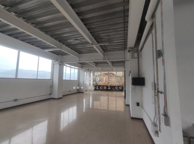 Bodega en arriendo en Perpetuo Socorro, Medellín, 170 m² · foto 10 de 12