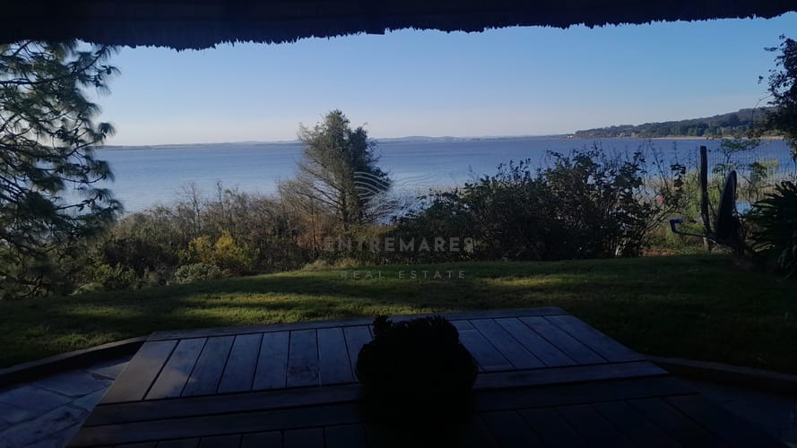 Directamente sobre la Laguna del sauce · Foto 2