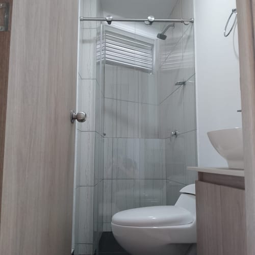 Apartamento de 3 alcobas en venta en Las Lomitas, Sabaneta, 73 m² · foto 2 de 18
