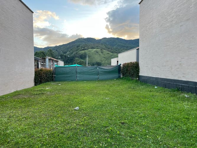 Lote en venta en El Retiro, 151 m² · foto 6 de 19