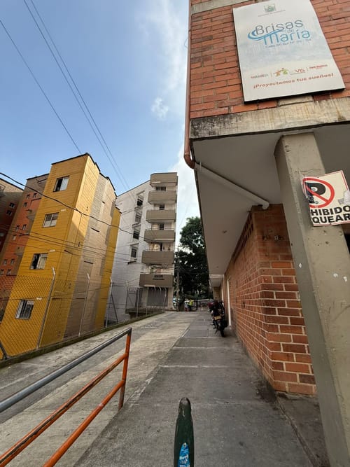 Apartamento de 3 alcobas en venta en Las Lomitas, Sabaneta, 73 m² · foto 17 de 18