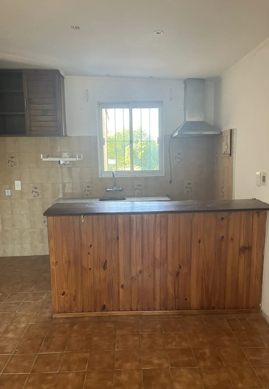 Exclusivo Apartamento Tipo Casa de 3 Dormitorios con Cochera, Ubicación Privilegiada en Camino Carrasco y Salerno. · Foto 11