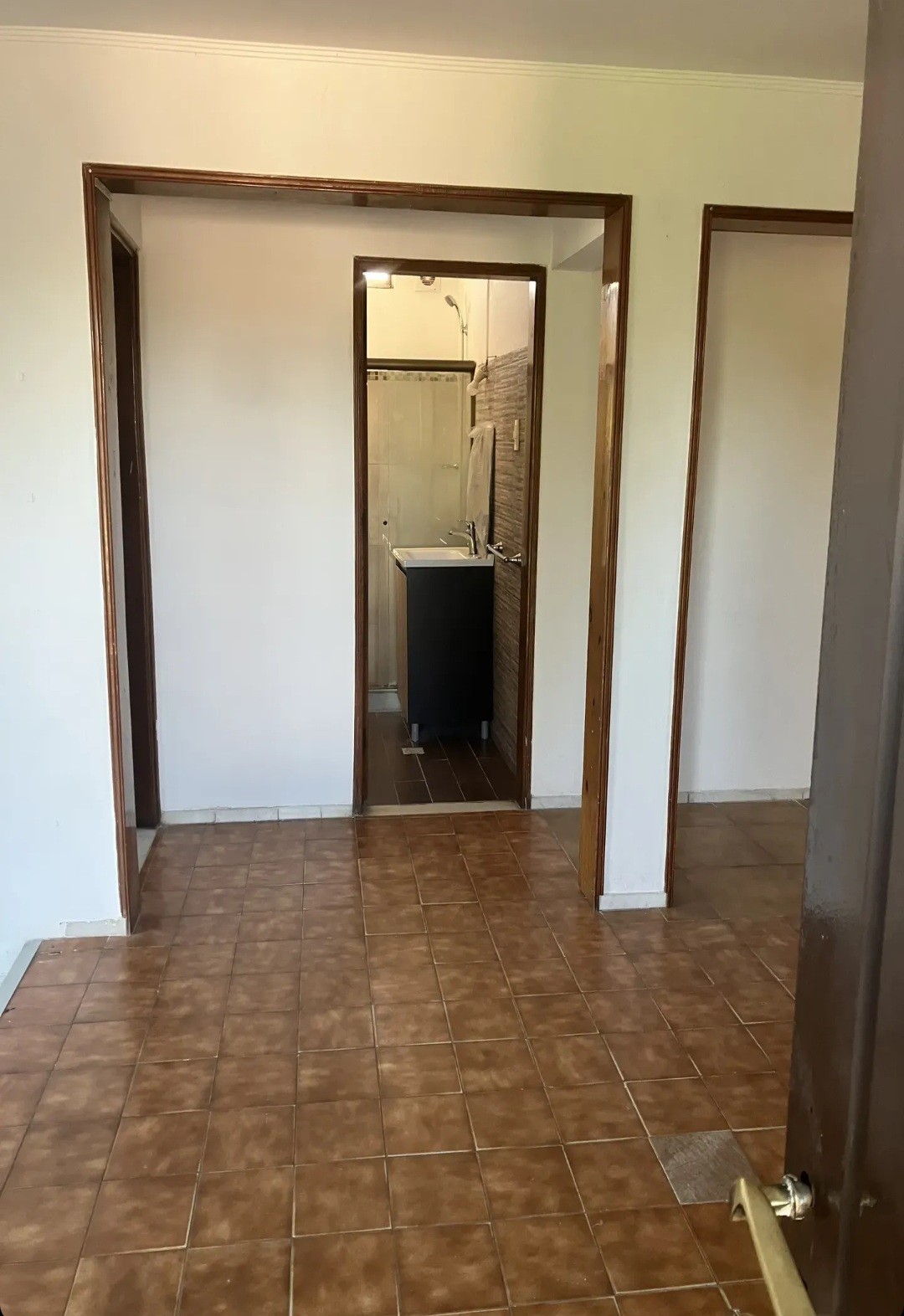 Exclusivo Apartamento Tipo Casa de 3 Dormitorios con Cochera, Ubicación Privilegiada en Camino Carrasco y Salerno. · Foto 10