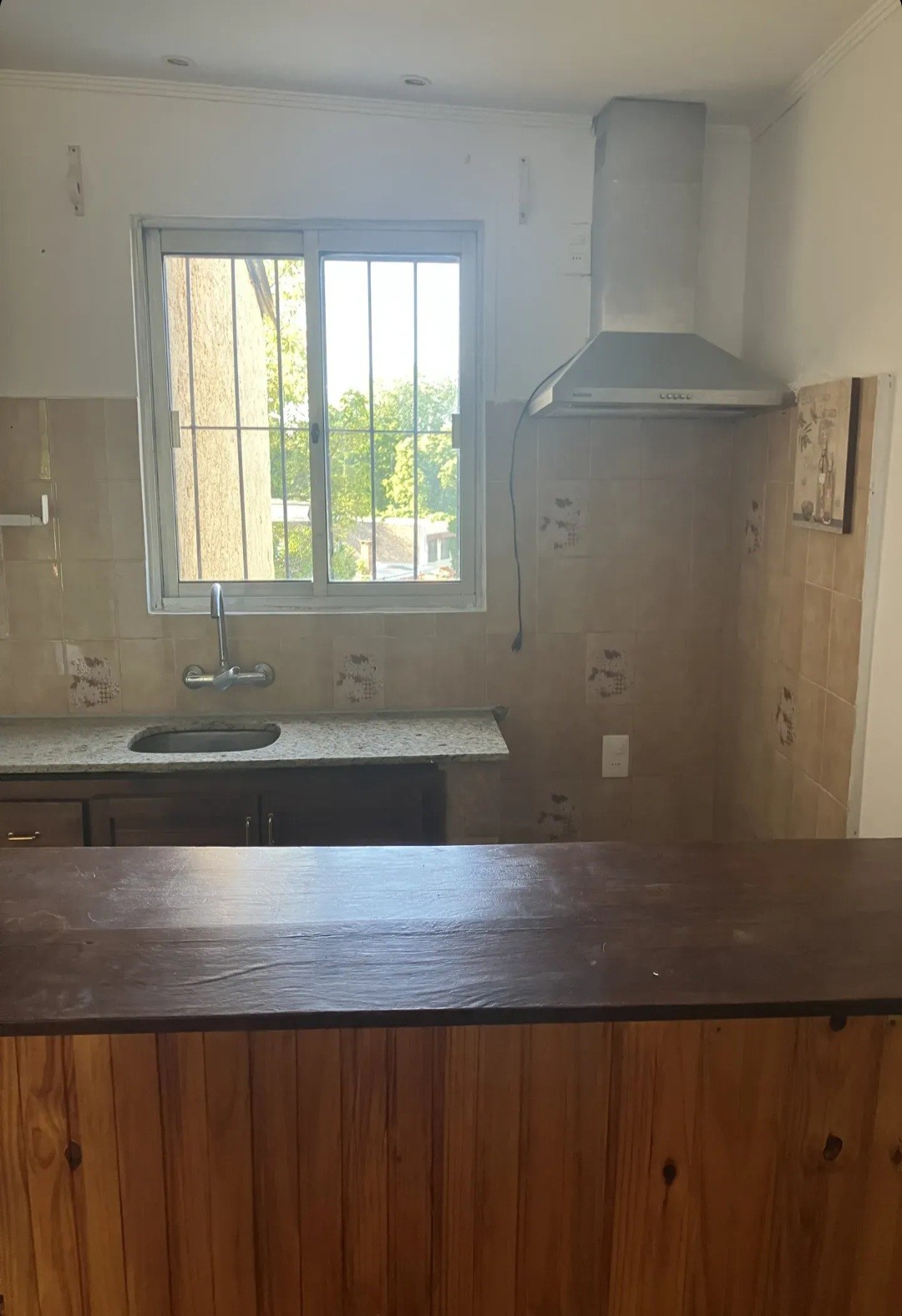 Exclusivo Apartamento Tipo Casa de 3 Dormitorios con Cochera, Ubicación Privilegiada en Camino Carrasco y Salerno. · Foto 12