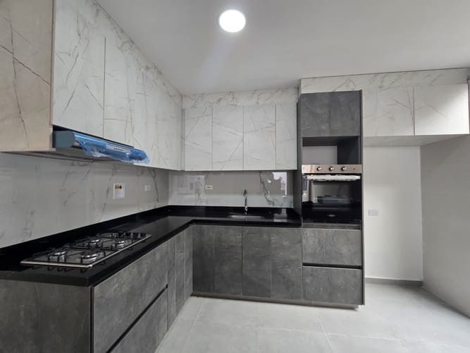 Oficina en arriendo en Belén, Medellín, 210 m² · foto 2 de 19