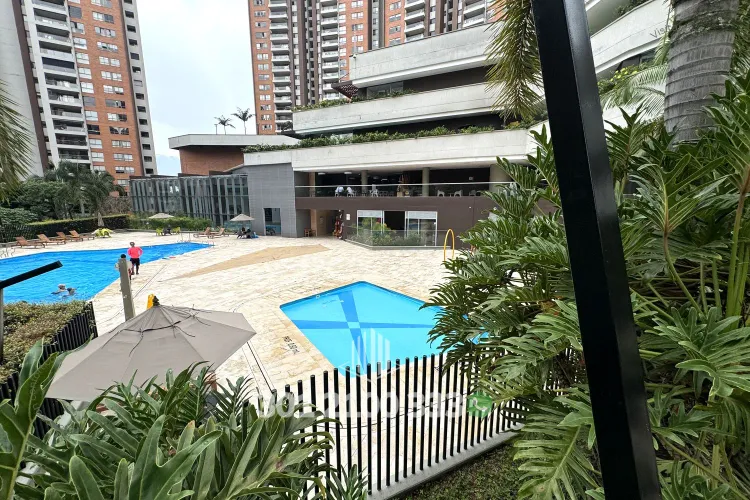 Apartamento de 3 alcobas en arriendo en Loma De Los Bernal, Medellín, 87 m² · foto 13 de 24