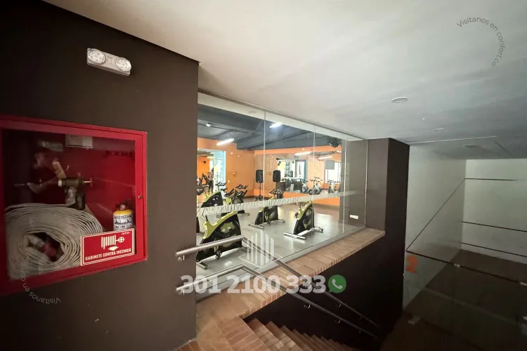Apartamento de 3 alcobas en arriendo en Loma De Los Bernal, Medellín, 87 m² · foto 22 de 24
