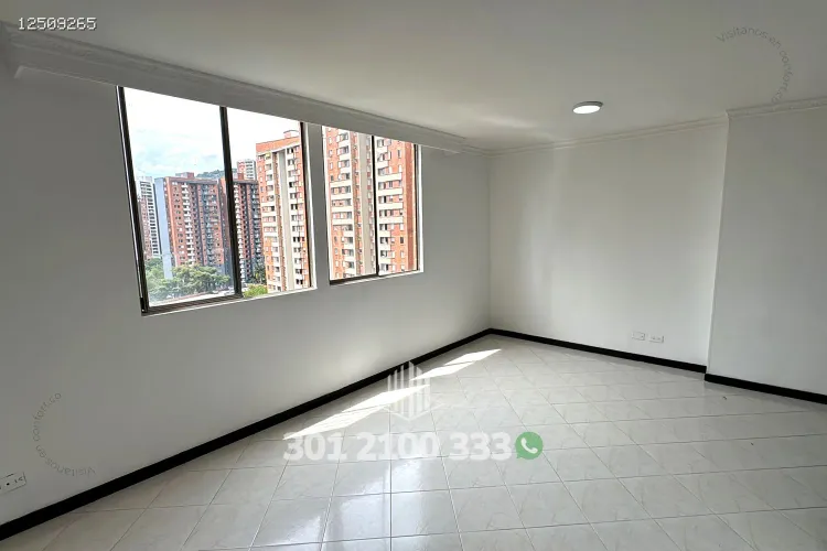 Apartamento de 3 alcobas en arriendo en Loma De Los Bernal, Medellín, 140 m² · foto 3 de 24