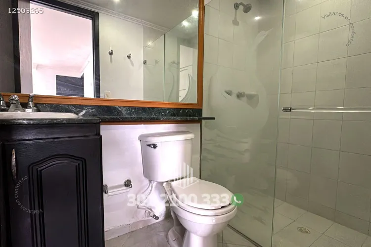 Apartamento de 3 alcobas en arriendo en Loma De Los Bernal, Medellín, 140 m² · foto 18 de 24