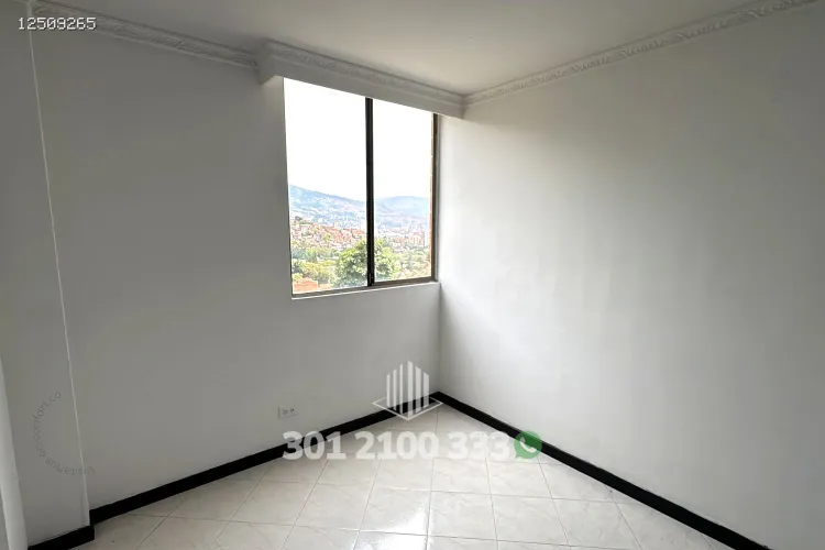 Apartamento de 3 alcobas en arriendo en Loma De Los Bernal, Medellín, 140 m² · foto 22 de 24